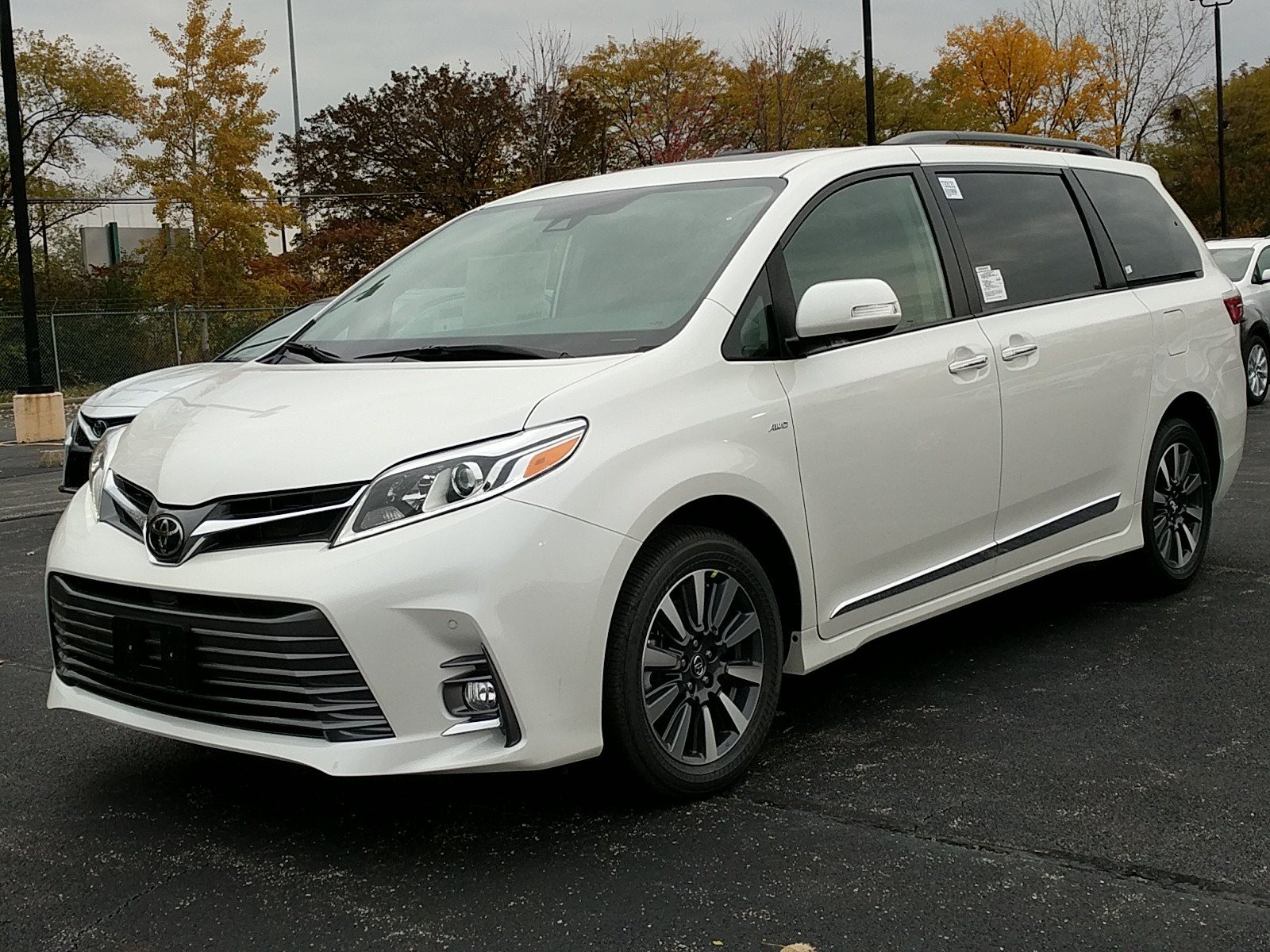 New 2019 Toyota Sienna Limited Mini-van, Passenger In Elmhurst #t33131 